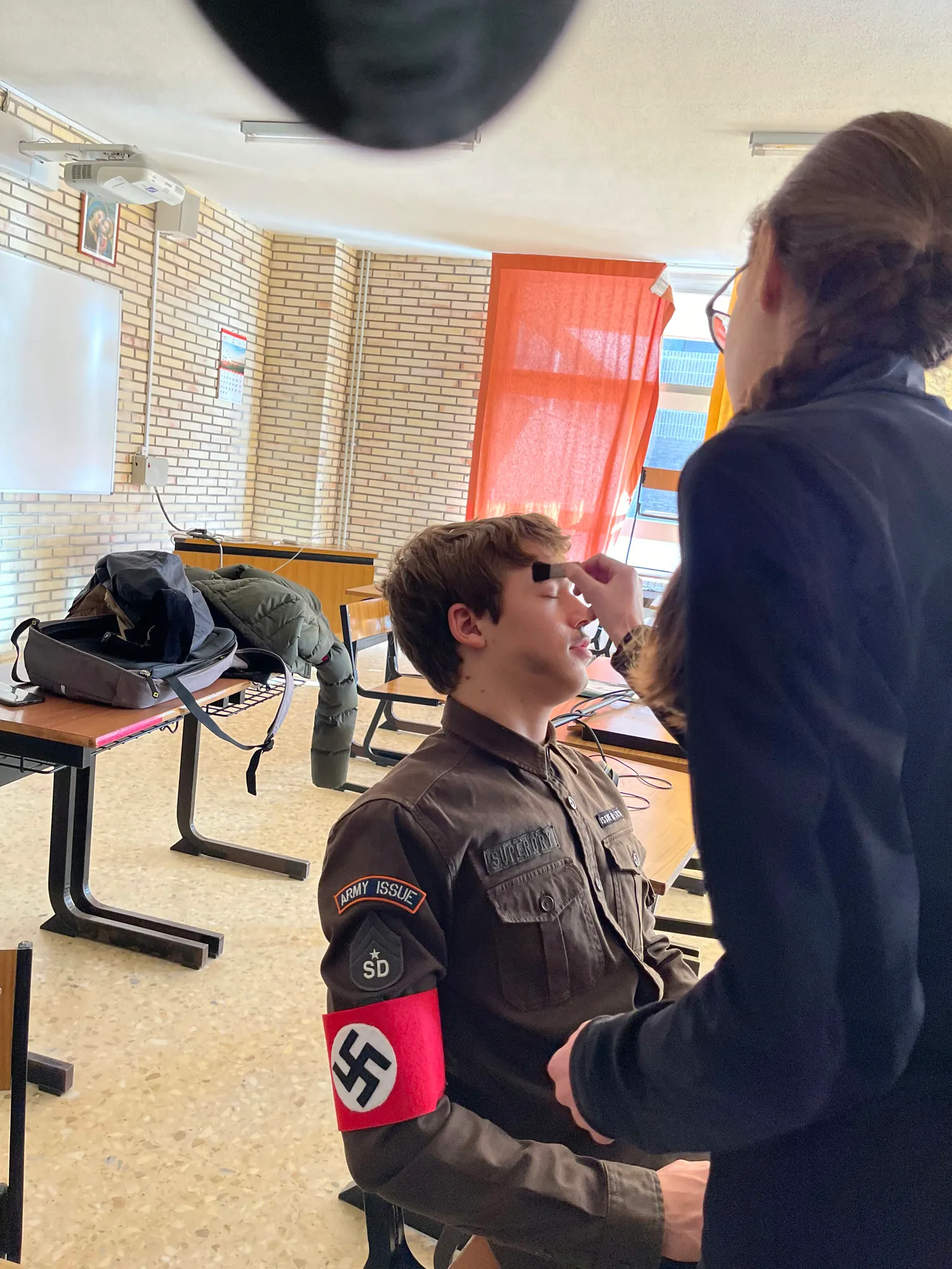 Hitler maquillado
